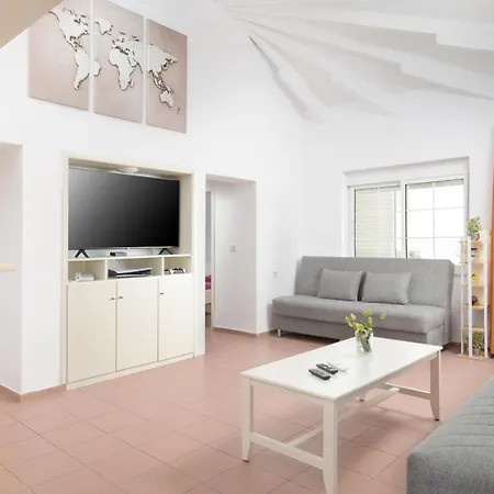 阿里斯一室公寓 赫索尼索斯