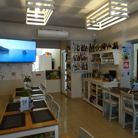 阿里斯一室公寓