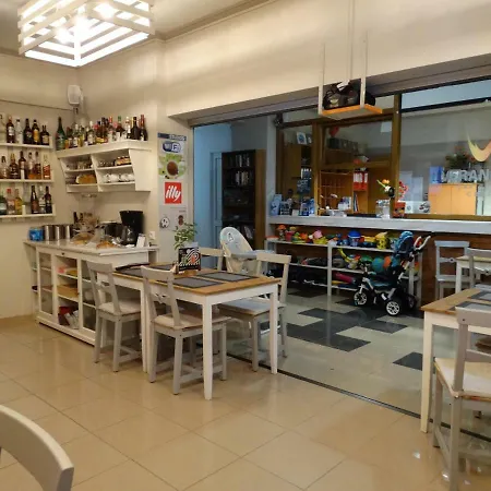 阿里斯一室公寓 公寓式酒店 赫索尼索斯