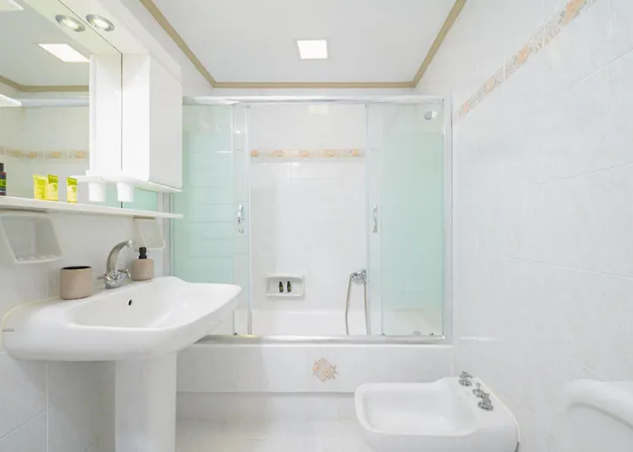 Aris 4* Herszonisszosz