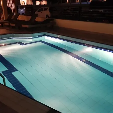 Aris Aparthotel 2*