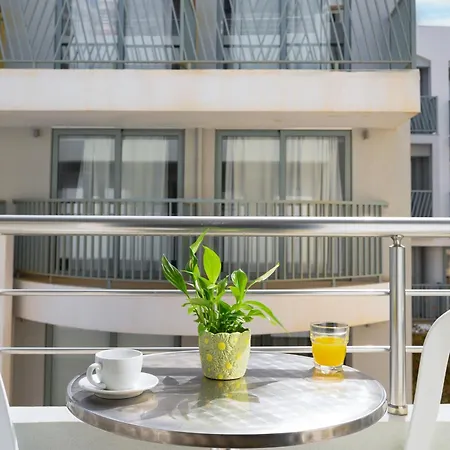 Aris Apartahotel 4*