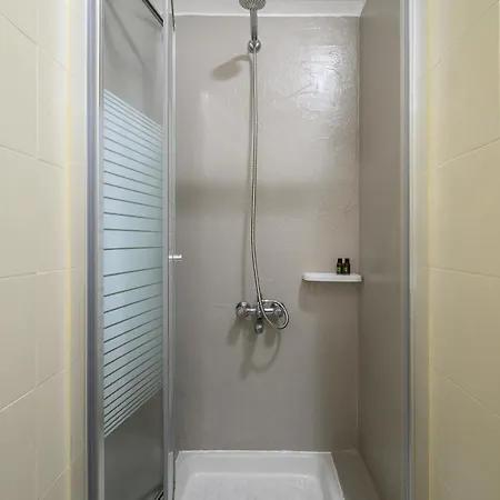 Aris Aparthotel 4*