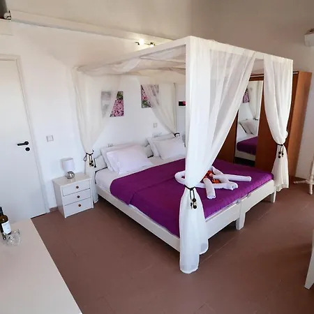 Aris Aparthotel