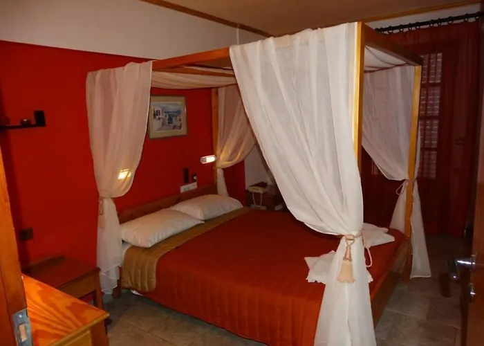 Aris Studios Апарт-отель 4*